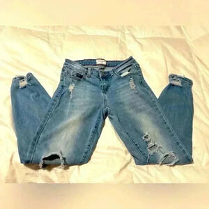 GoGo USA sz 0 skinny, holy jeans, denim, XXS jeans 👖, stretchy